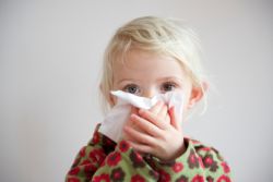 Что дать ребенку при простуде