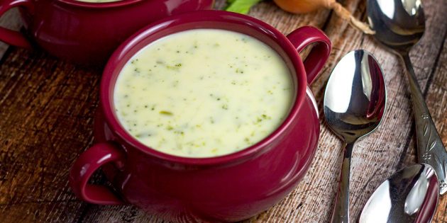 Рецепты: Крем-суп с брокколи и голубым сыром