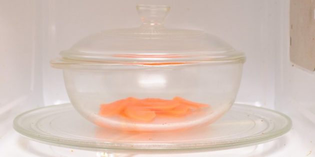 Как и сколько варить морковь: Варка в микроволновке