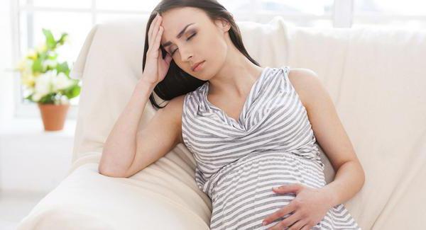 встал желудок при беременности что делать