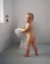 Ребенок в туалете