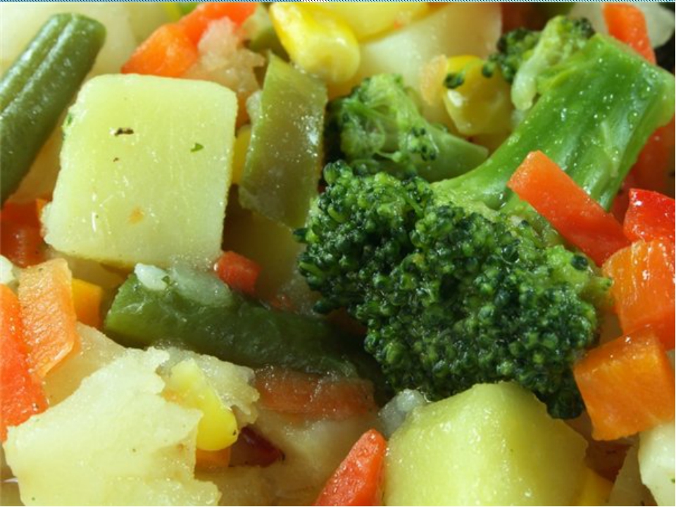 Можно ли салат при гастрите. Блюда из вареных овощей. Вареные овощи диетические. Сырые овощи. Салат из вареных овощей.
