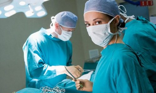 Хирургическое вмешательство при липоматозе поджелудочной железы проводится в случаях, когда другие методы лечения не принесли желаемых результатов