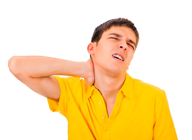 Неприятным симптомом шейного остеохондроза является ощущение в горле комка, причиной вертебрального синдрома становятся дегенеративные изменения в костной и (или) суставной ткани 