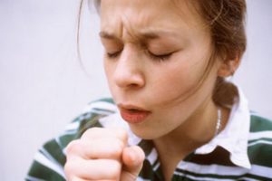 Чем вызван сухой кашель у взрослого при бронхите и как его лечить