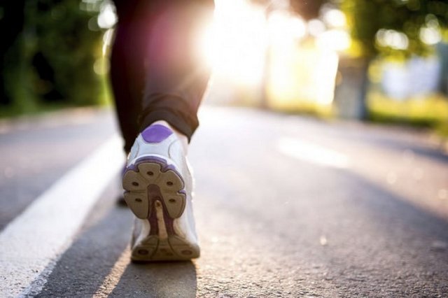 Пешая прогулка отлично поможет укрепить организм