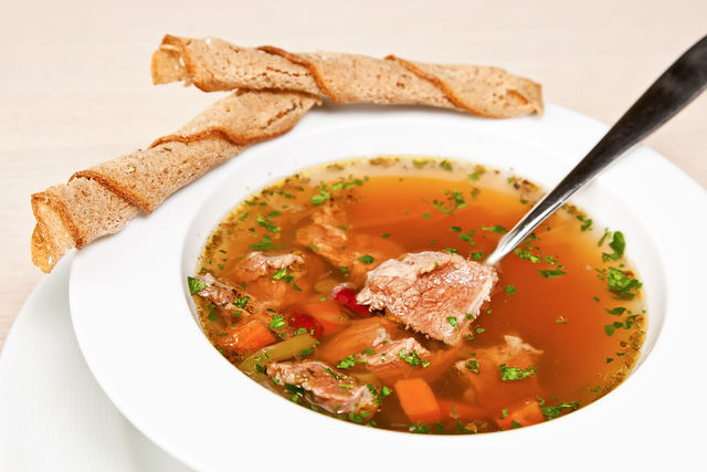 Изысканный мясной суп из телятины занимает почетное место среди диетических блюд