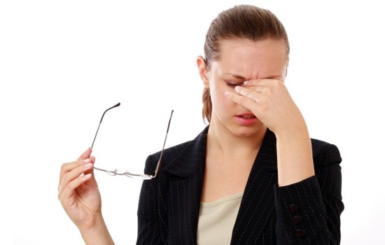 Почему болят голова и глаза одновременно: причин много, говорят врачи. Что можно сделать, когда болит голова и глаза тоже?